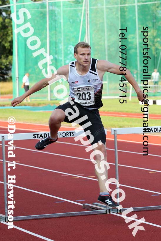 Hurdles, 2021 North East Grand Prix 5, Monkton, Wednesday, July 21st. Photo: David T. Hewitson/Sports for All Pics